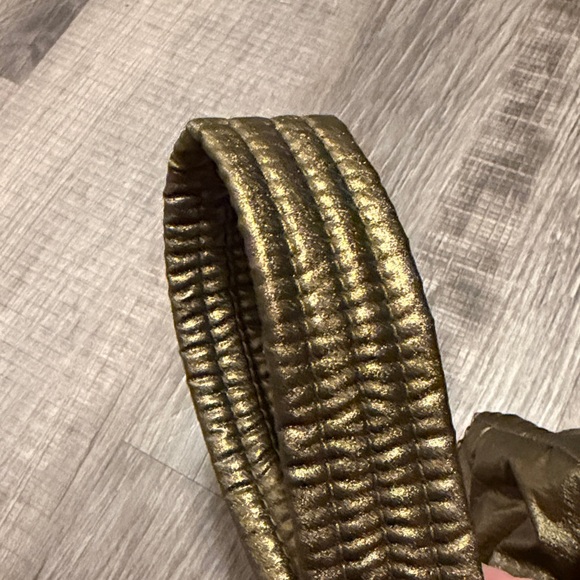 BAGGU Metallic Brass Shoulder Bag RARE and Silver Shoulder Bag. Lot - Picture 6 of 10